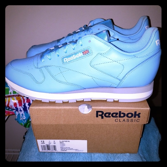 reebok classic blue bottom
